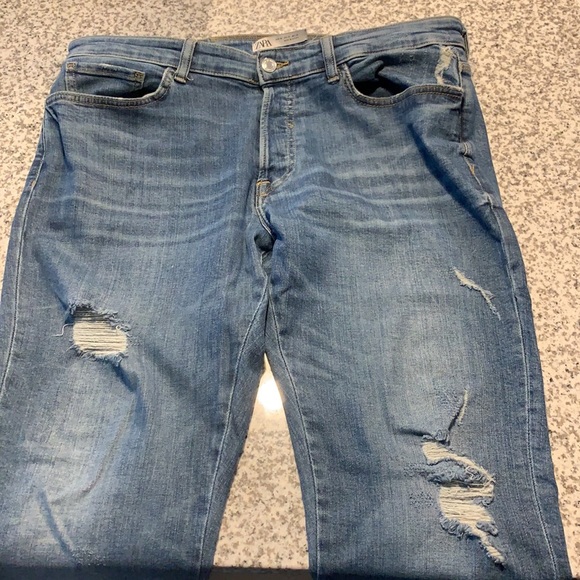 Zara Ripped Jeans - Picture 2 of 3